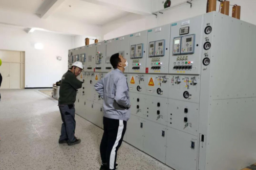 哈爾濱地鐵2號(hào)線哈北66KV變電站順利安全送電?。?>
                                </div>
                                                                <div style=